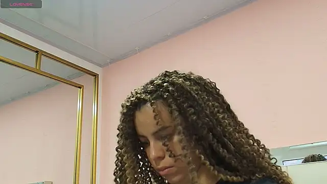 Snapshot of gisell_gomez chatting on 01-16-26, 01:26 gisell gomez online show from 01-16-26, 01:26