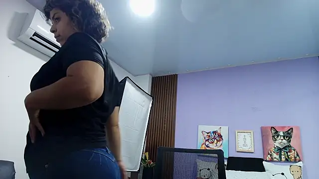 Snapshot of gisell_gomez chatting on 03-16-26, 08:02 gisell gomez online show from 03-16-26, 08:02