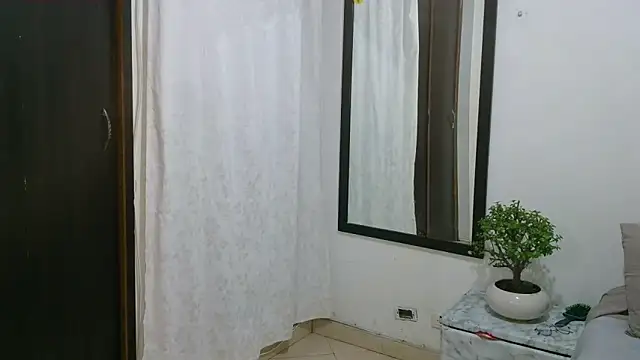 Zendaya11 online show from 09-12-25, 11:26