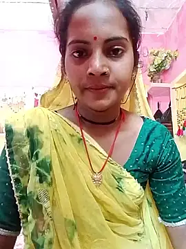 Snapshot of Hot_bbbb chatting on 10-03-25, 06:21 Hot bbbb online show from 10-03-25, 06:21