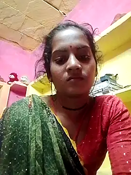 Snapshot of Hot_bbbb chatting on 10-06-25, 02:36 Hot bbbb online show from 10-06-25, 02:36