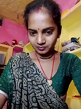 Snapshot of Hot_bbbb chatting on 10-15-25, 08:09 Hot bbbb online show from 10-15-25, 08:09