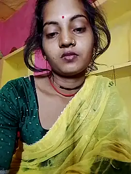 Snapshot of Hot_bbbb chatting on 10-17-25, 07:16 Hot bbbb online show from 10-17-25, 07:16