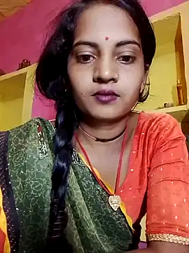 Snapshot of Hot_bbbb chatting on 10-18-25, 03:24 Hot bbbb online show from 10-18-25, 03:24