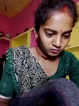 Snapshot of Hot_bbbb chatting on 10-19-25, 08:31 Hot bbbb online show from 10-19-25, 08:31