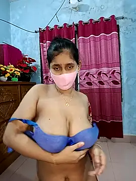 Cute Faria online show from 10-28-25, 04:42