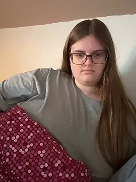 Snapshot of CurvyPaar2 chatting on 02-04-26, 03:51 CurvyPaar2 online show from 02-04-26, 03:51