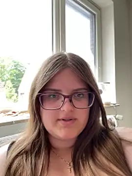 Snapshot of CurvyPaar2 chatting on 05-16-26, 10:36 CurvyPaar2 online show from 05-16-26, 10:36
