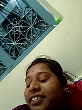 Snapshot of Hot_crety chatting on 10-11-25, 03:17 Hot crety online show from 10-11-25, 03:17