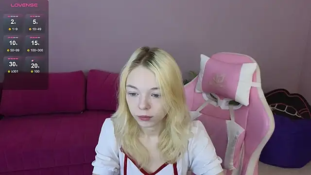 MillaHolt online show from 12-14-25, 09:14