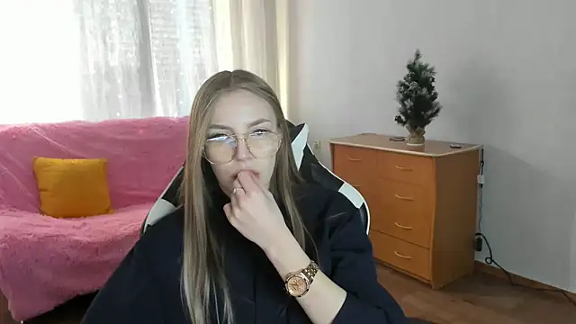 HitGyrl online show from 02-03-26, 08:08