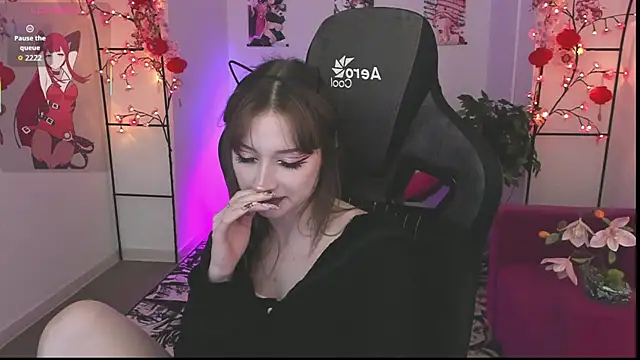 LiliLuna online show from 04-09-26, 04:12