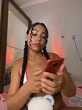 jhennyfer online show from 12-05-25, 04:32