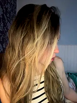 Snapshot of BritgetPsychol chatting on 09-14-25, 02:54 BritgetPsychol online show from 09-14-25, 02:54