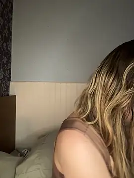 Snapshot of BritgetPsychol chatting on 09-19-25, 01:40 BritgetPsychol online show from 09-19-25, 01:40