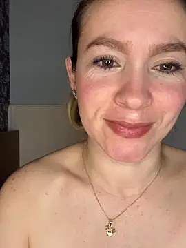 Snapshot of BritgetPsychol chatting on 11-19-25, 03:17 BritgetPsychol online show from 11-19-25, 03:17