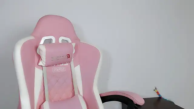 Cam-Ly online show from 09-28-25, 04:12