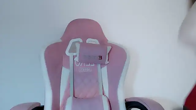 Cam-Ly online show from 10-05-25, 02:37