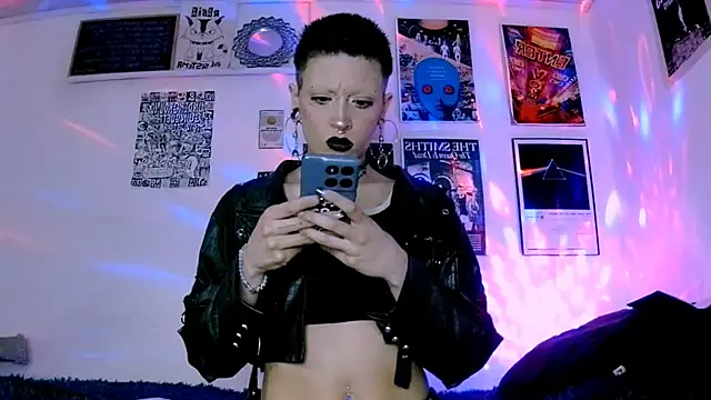 plutonbluemooon333 online show from 07-14-26, 02:05