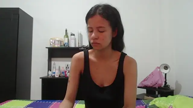 Snapshot of nathaly_jones_ chatting on 05-13-26, 12:13 nathaly jones online show from 05-13-26, 12:13