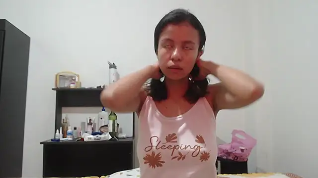 Snapshot of nathaly_jones_ chatting on 05-26-26, 12:23 nathaly jones online show from 05-26-26, 12:23