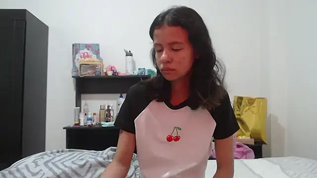 Snapshot of nathaly_jones_ chatting on 06-03-26, 12:19 nathaly jones online show from 06-03-26, 12:19