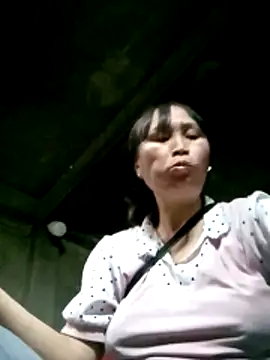 Snapshot of maple694 chatting on 10-22-25, 08:36 maple694 online show from 10-22-25, 08:36