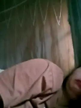 Snapshot of maple694 chatting on 10-28-25, 12:14 maple694 online show from 10-28-25, 12:14