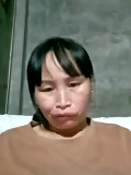 Snapshot of maple694 chatting on 10-28-25, 01:14 maple694 online show from 10-28-25, 01:14