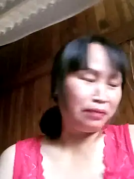 Snapshot of maple694 chatting on 10-29-25, 02:03 maple694 online show from 10-29-25, 02:03