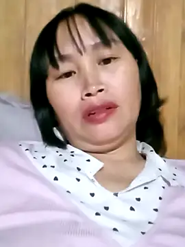 Snapshot of maple694 chatting on 11-12-25, 12:38 maple694 online show from 11-12-25, 12:38