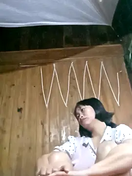 Snapshot of maple694 chatting on 11-13-25, 01:04 maple694 online show from 11-13-25, 01:04