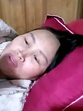 Snapshot of maple694 chatting on 11-18-25, 11:47 maple694 online show from 11-18-25, 11:47