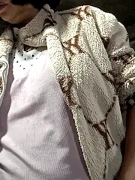 Snapshot of maple694 chatting on 11-19-25, 02:55 maple694 online show from 11-19-25, 02:55