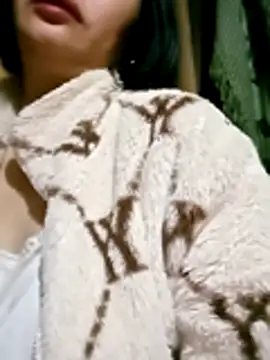 Snapshot of maple694 chatting on 11-27-25, 01:13 maple694 online show from 11-27-25, 01:13