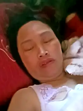 Snapshot of maple694 chatting on 11-28-25, 01:19 maple694 online show from 11-28-25, 01:19