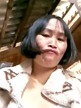 Snapshot of maple694 chatting on 11-29-25, 02:36 maple694 online show from 11-29-25, 02:36