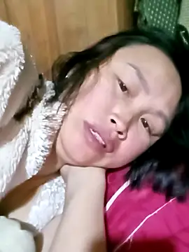 Snapshot of maple694 chatting on 11-29-25, 11:41 maple694 online show from 11-29-25, 11:41