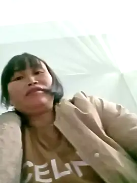 Snapshot of maple694 chatting on 12-18-25, 01:39 maple694 online show from 12-18-25, 01:39