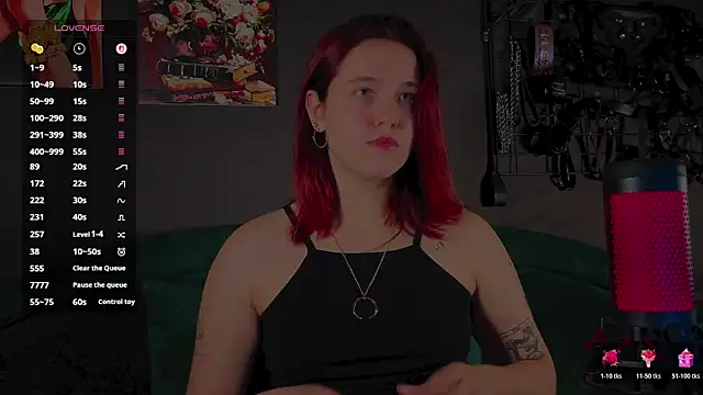 Snapshot of the_high_priestess chatting on 06-16-26, 02:36 the high priestess online show from 06-16-26, 02:36