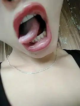 Snapshot of daisy_will chatting on 10-03-25, 12:29 daisy will online show from 10-03-25, 12:29