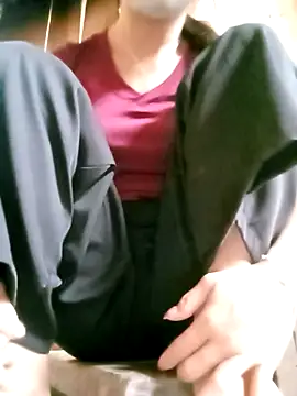 Snapshot of daisy_will chatting on 11-17-25, 03:23 daisy will online show from 11-17-25, 03:23