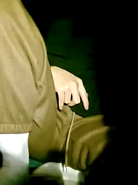 Snapshot of daisy_will chatting on 12-16-25, 02:11 daisy will online show from 12-16-25, 02:11