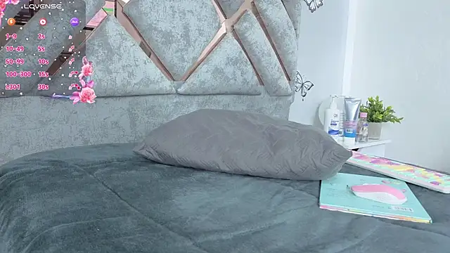 Sweet Khriis online show from 09-17-25, 03:41