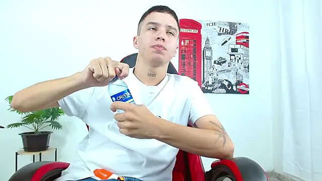 Cumandres18 online show from 10-21-25, 01:45