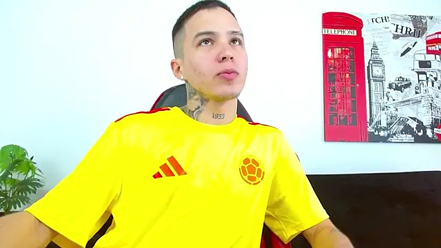 Cumandres18 online show from 06-23-26, 03:43
