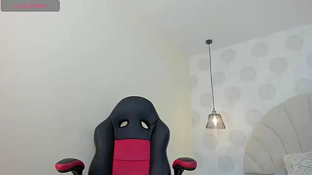 GIANAMILLER6 online show from 10-21-25, 12:17