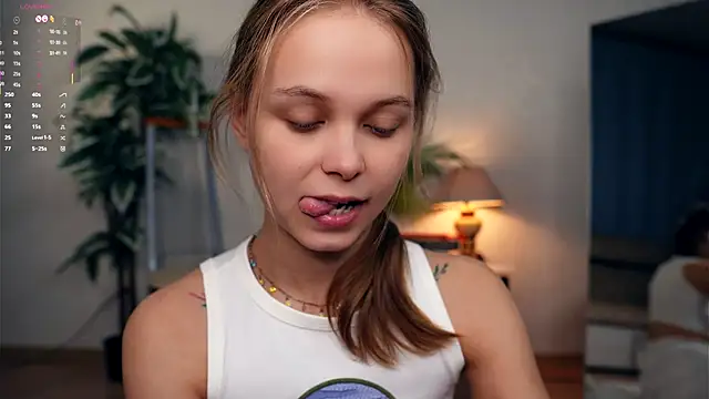 OdellaGillingham online show from 09-24-25, 06:33