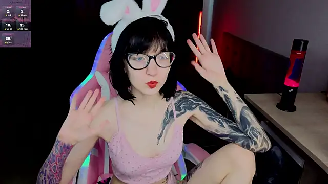 HazelTompson online show from 04-09-26, 12:21