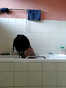 Snapshot of Kateera1 chatting on 10-05-25, 01:20 Kateera1 online show from 10-05-25, 01:20